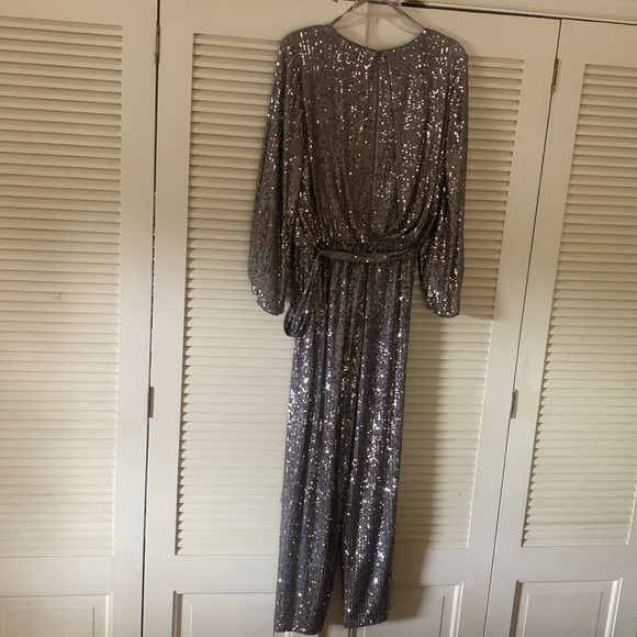 🚨NWT🚨 ELIZA J Sequined Jumpsuit - Picture 3 of 3